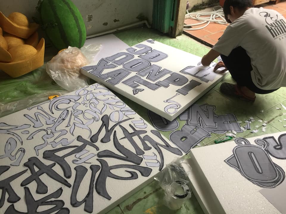 cách dựng tượng con ngựa mút xốp an toàn