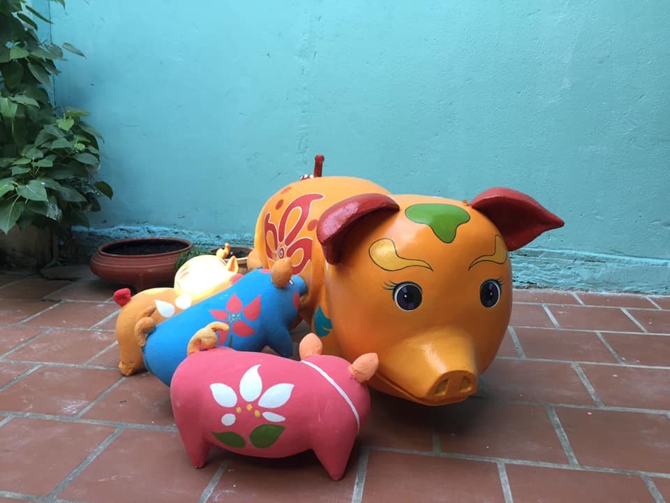 Mô hình linh vật Tết 2026 nên làm từ foam hay composite?