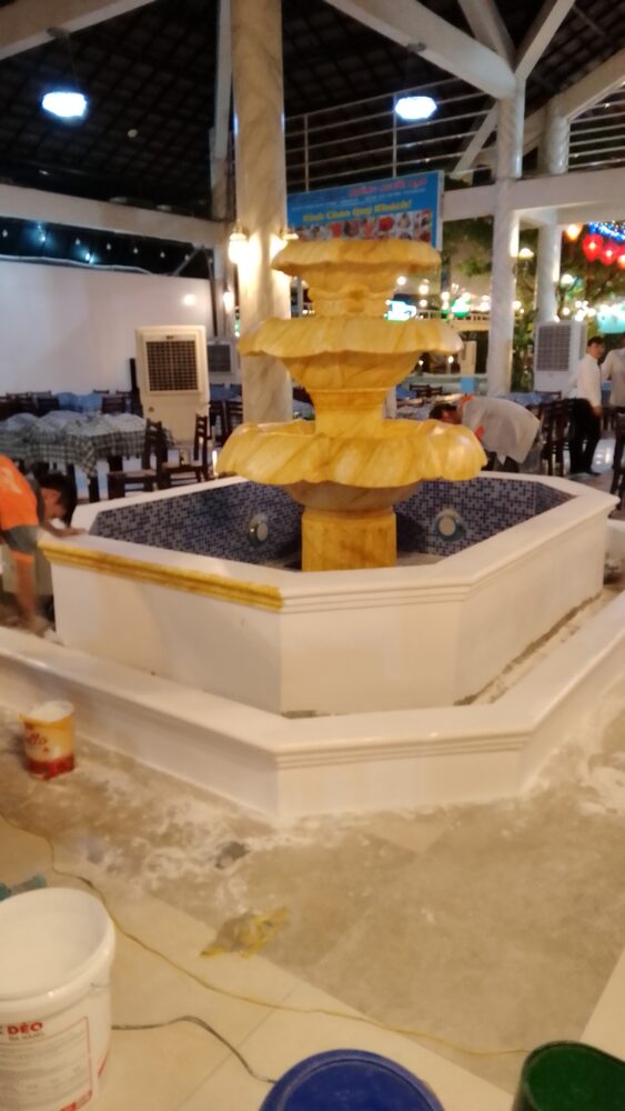 cho thuê đá giả trang trí showroom