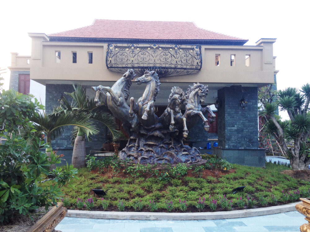 cho thuê núi giả